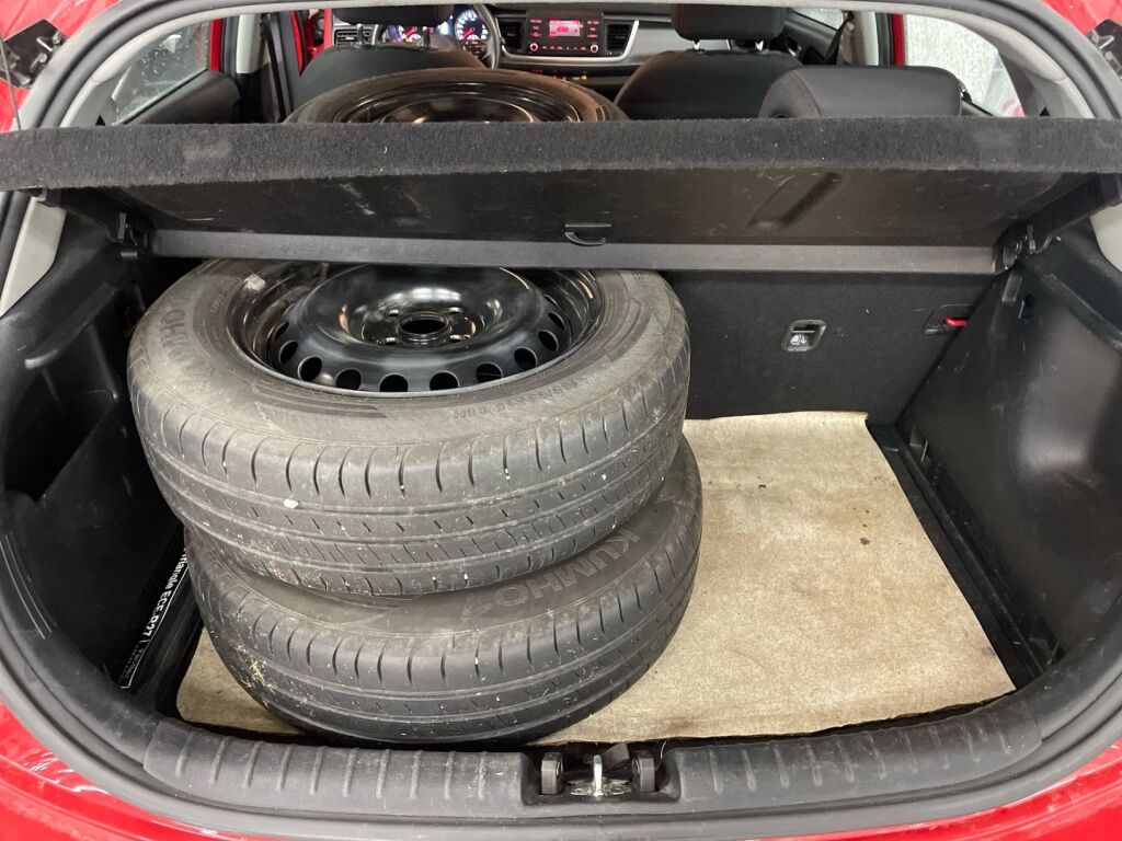 Kia Rio 2023 Punainen