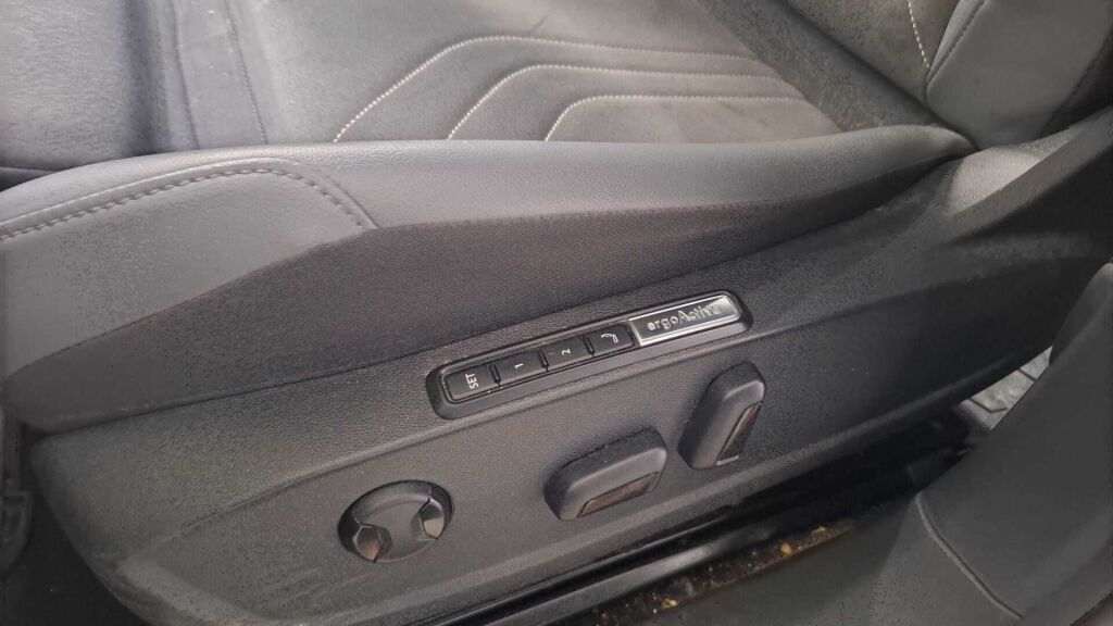 Volkswagen ID.5 2023 Musta