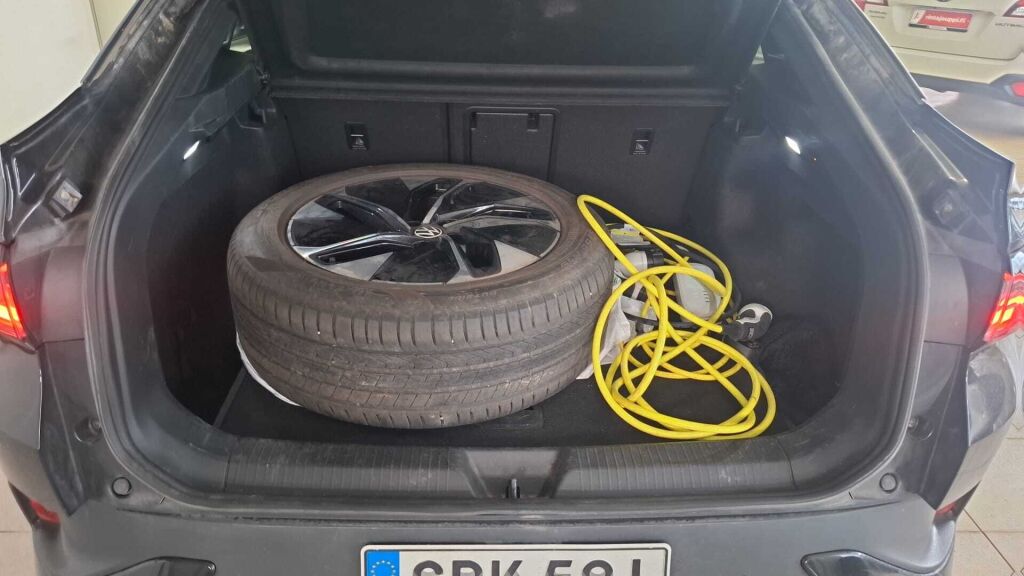 Volkswagen ID.5 2023 Musta