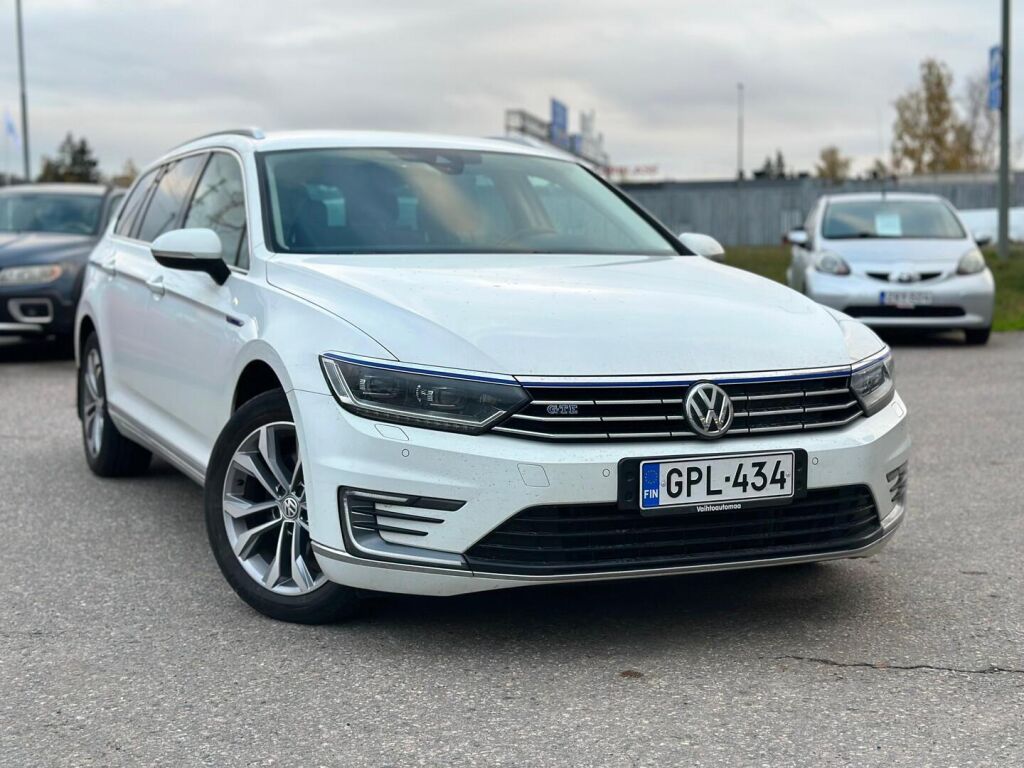 Volkswagen Passat 2018 Valkoinen