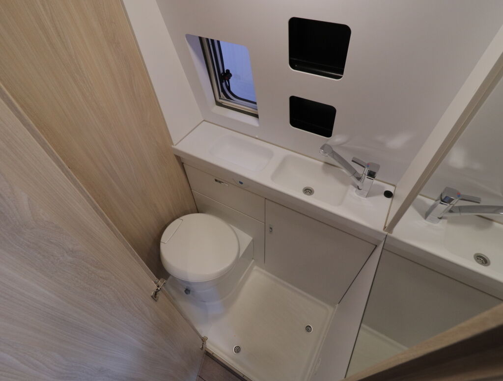 Weinsberg R47 CARABUS 600 2021 