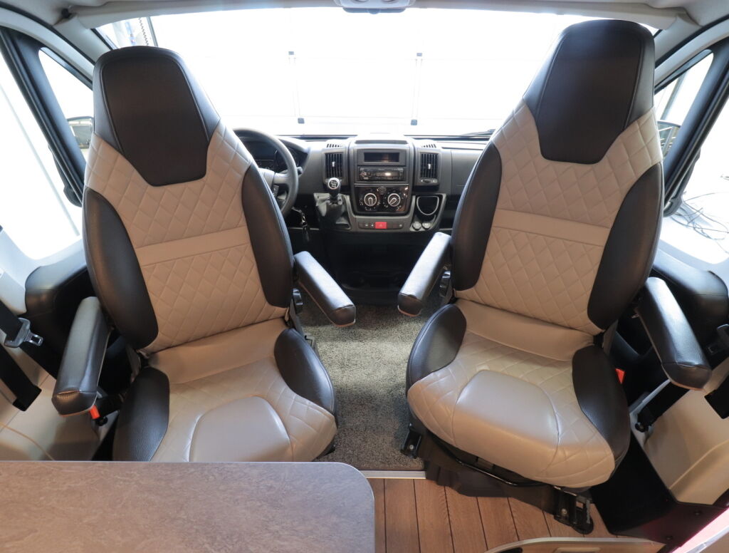 Weinsberg R47 CARABUS 600 2021 