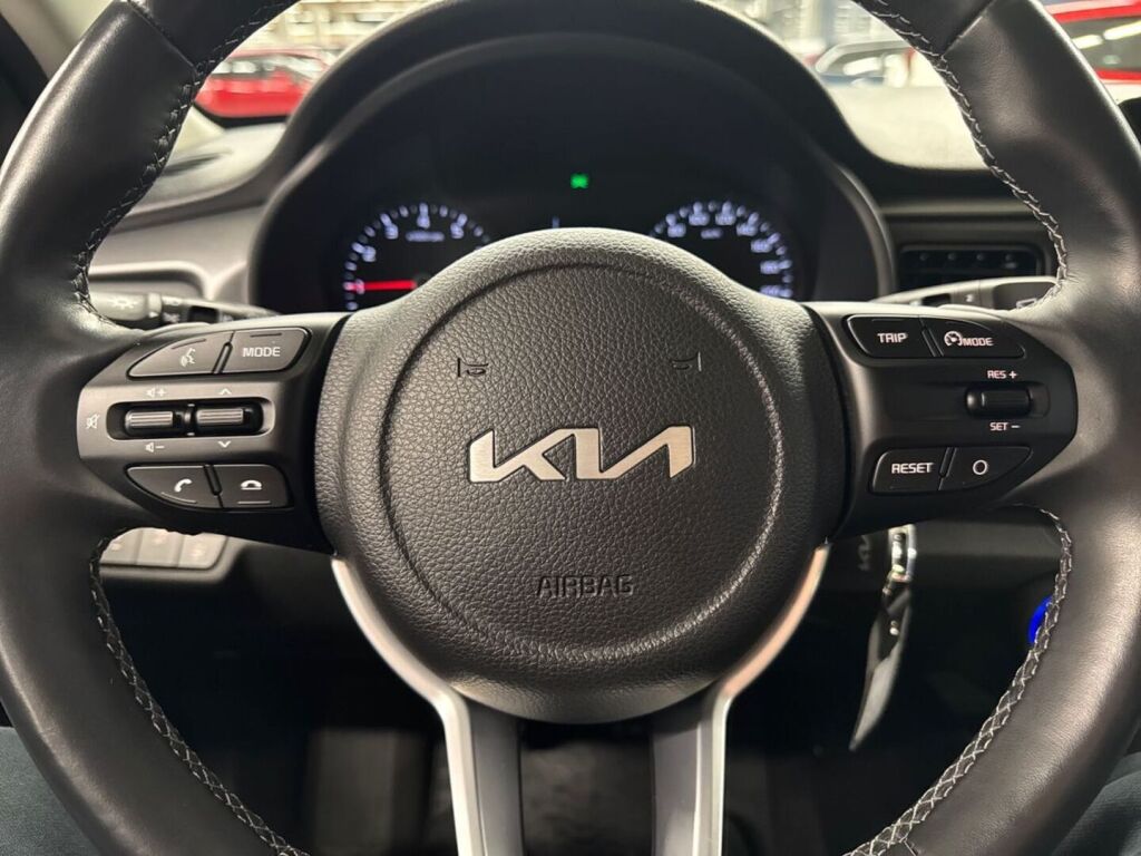 Kia Rio 2024 Musta