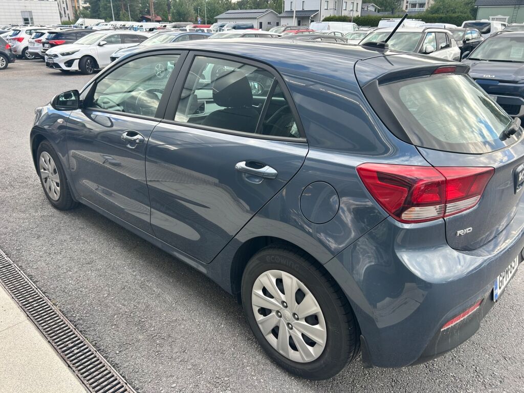 Kia Rio 2023 Sininen