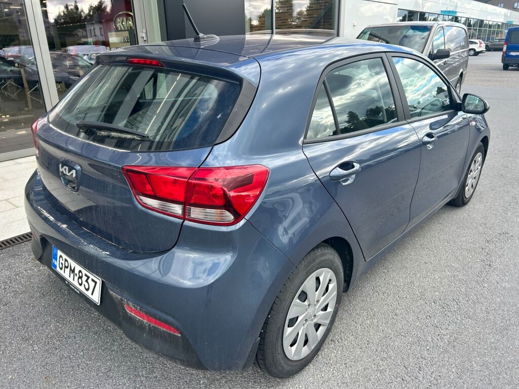 Kia Rio 2023 Sininen