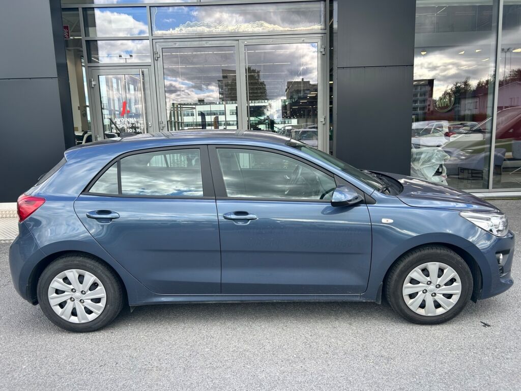 Kia Rio 2023 Sininen