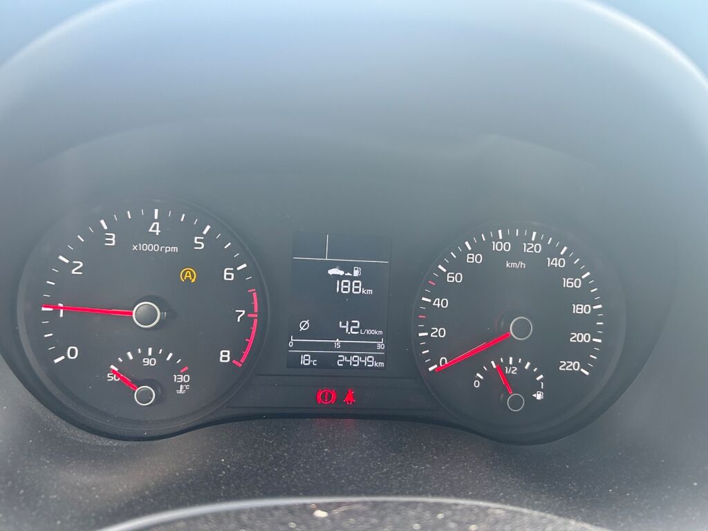 Kia Rio 2023 Sininen