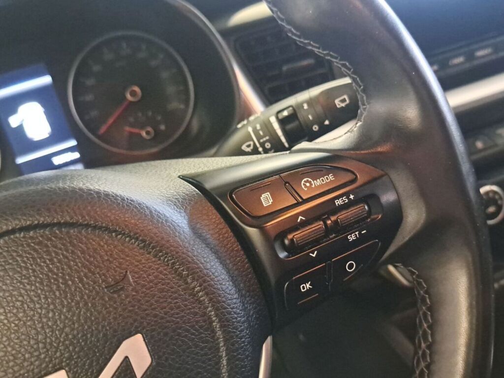 Kia Stonic 2023 Sininen