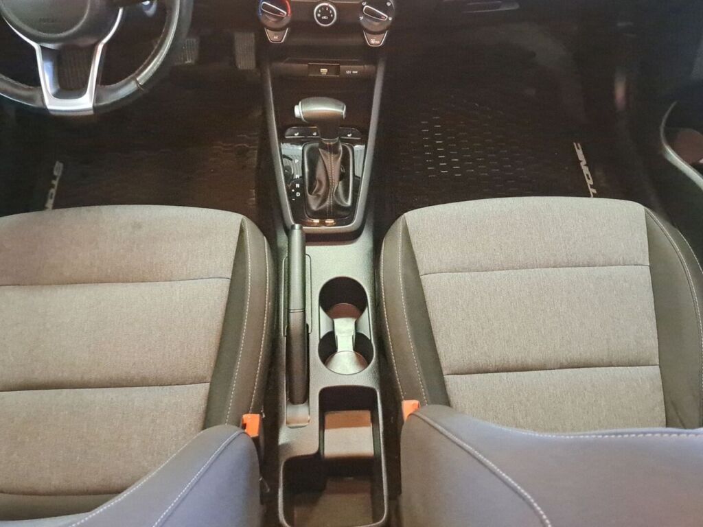 Kia Stonic 2023 Sininen