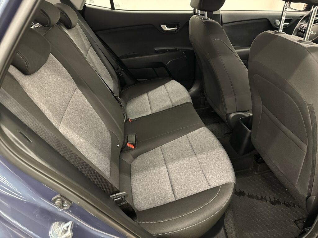 Kia Stonic 2023 Sininen