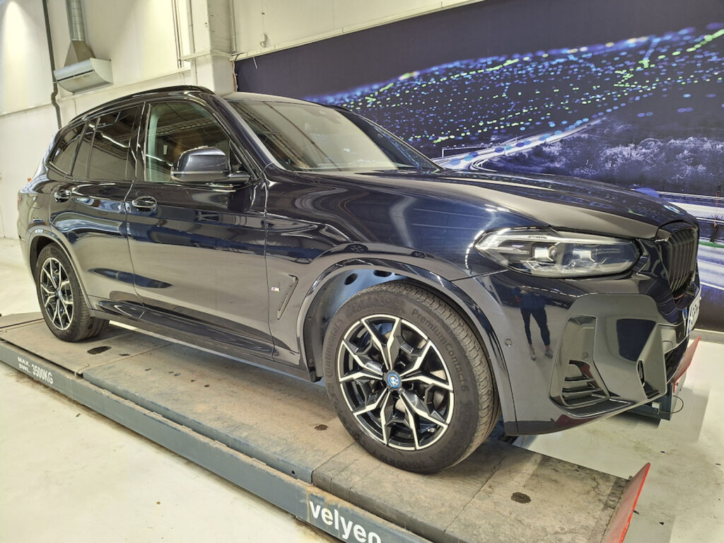 BMW X3 2023 Musta