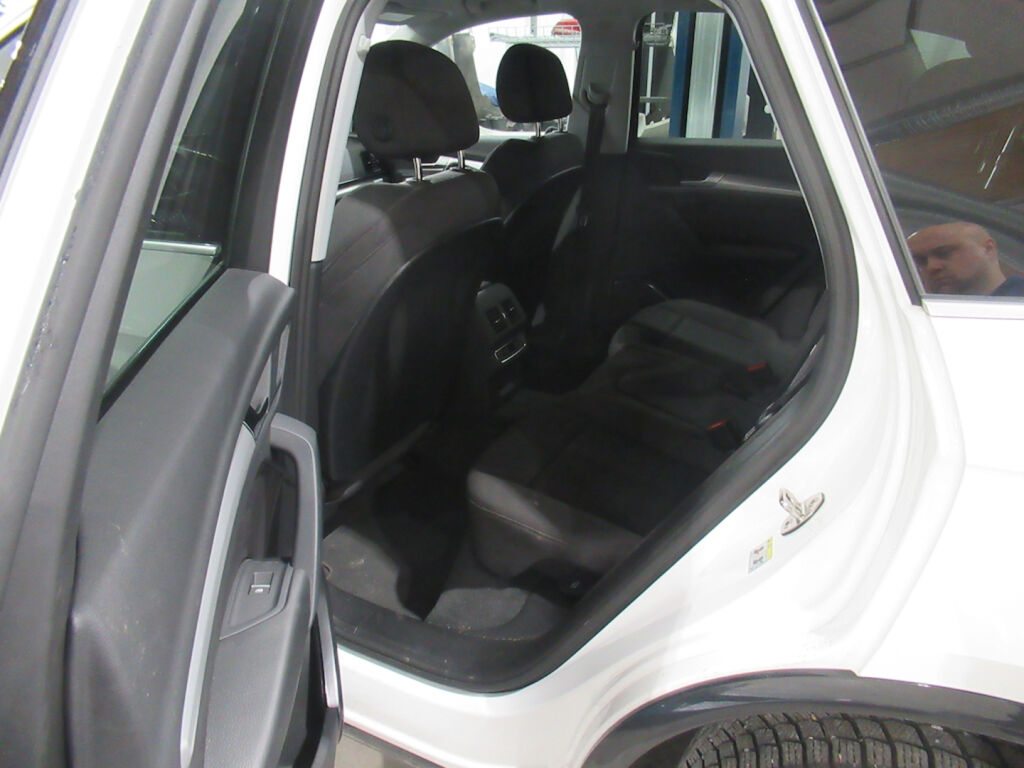 Audi Q5 2023 Valkoinen