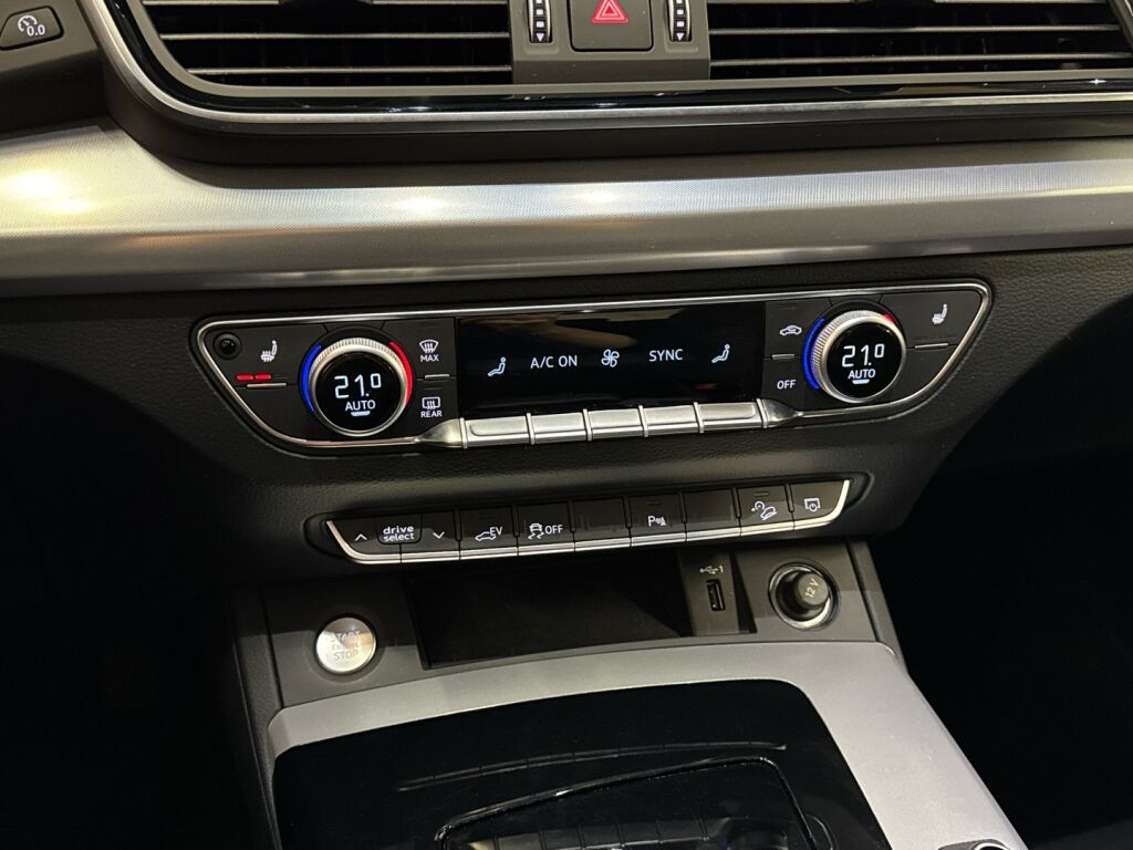 Audi Q5 2023 Valkoinen