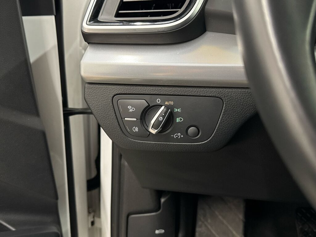 Audi Q5 2023 Valkoinen