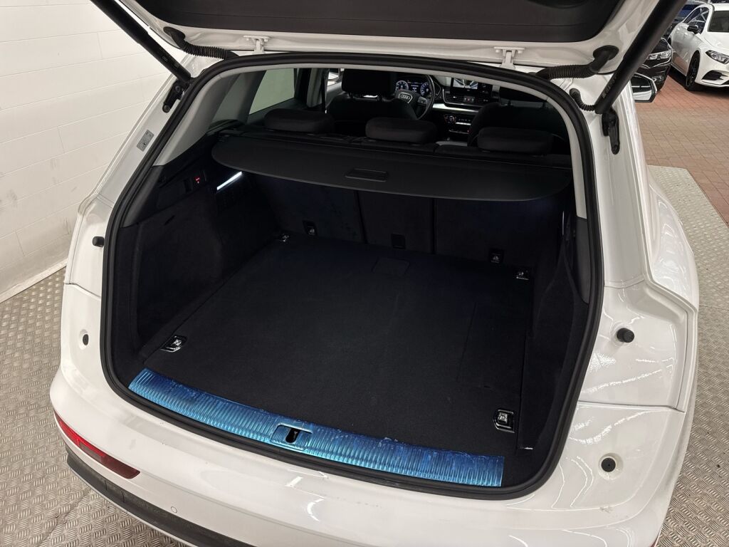 Audi Q5 2023 Valkoinen