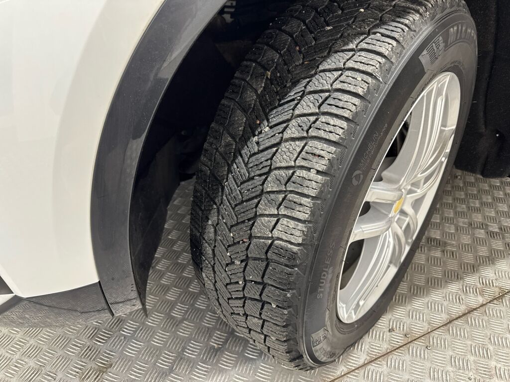 Audi Q5 2023 Valkoinen