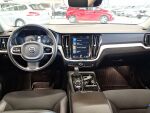 Volvo V60 2020 Musta