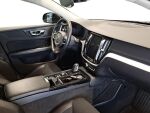 Volvo V60 2020 Musta