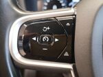 Volvo V60 2020 Musta