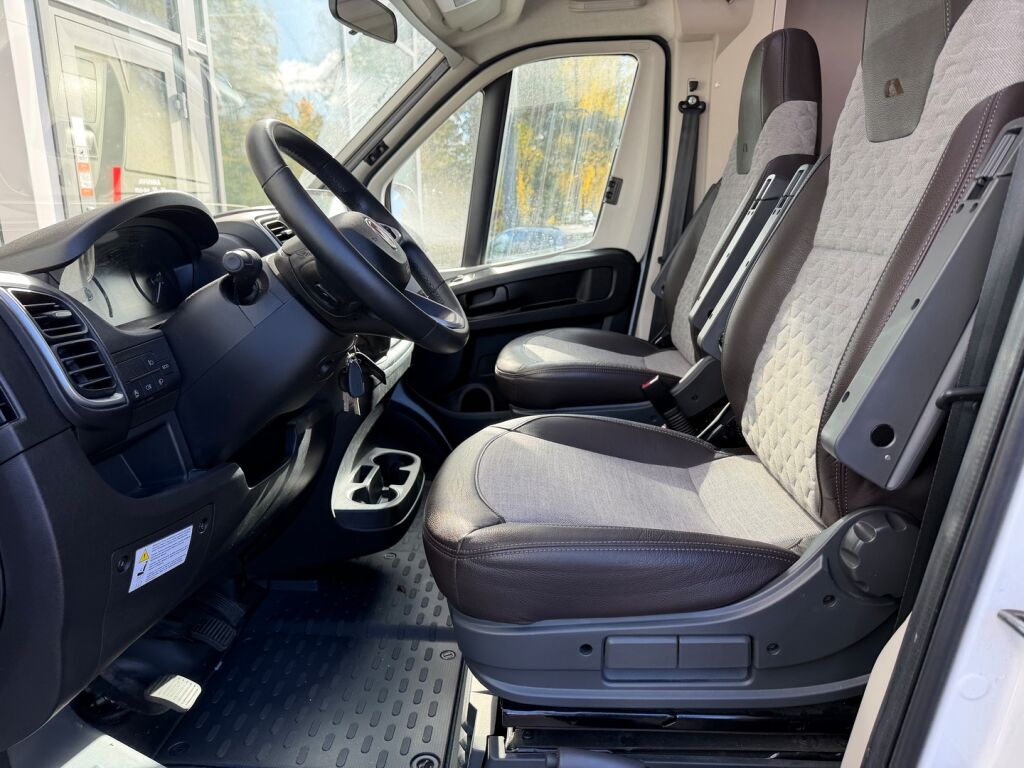 Adria MATRIX AXESS 670 SL 2023 Valkoinen