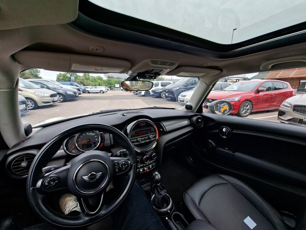Mini Cooper 2015 Vaaleanruskea