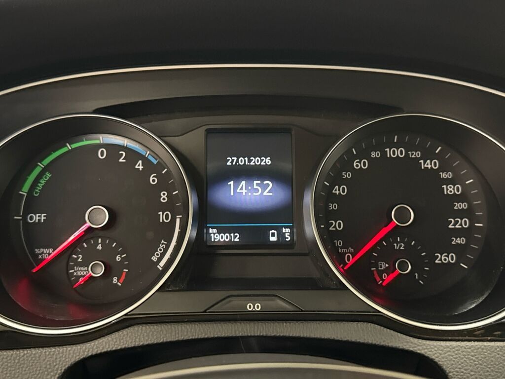 Volkswagen Passat 2016 Valkoinen