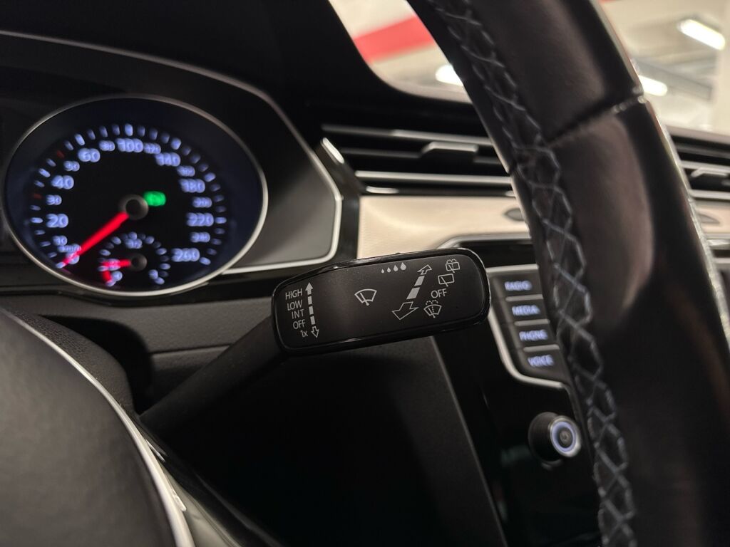 Volkswagen Passat 2016 Valkoinen