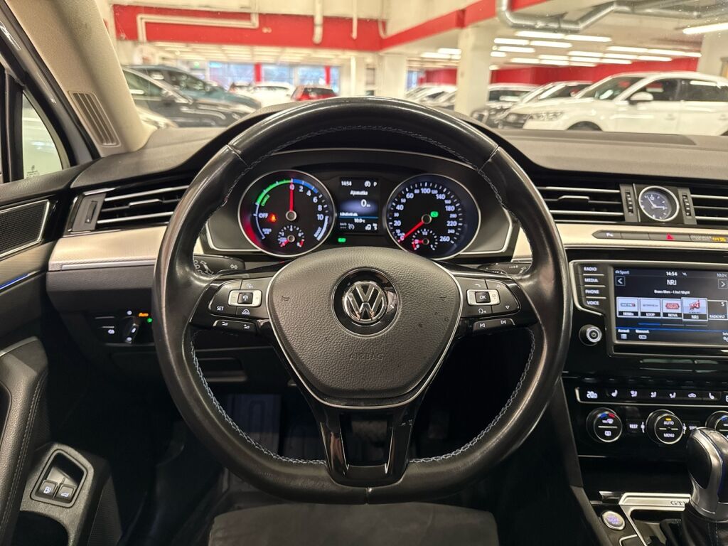 Volkswagen Passat 2016 Valkoinen