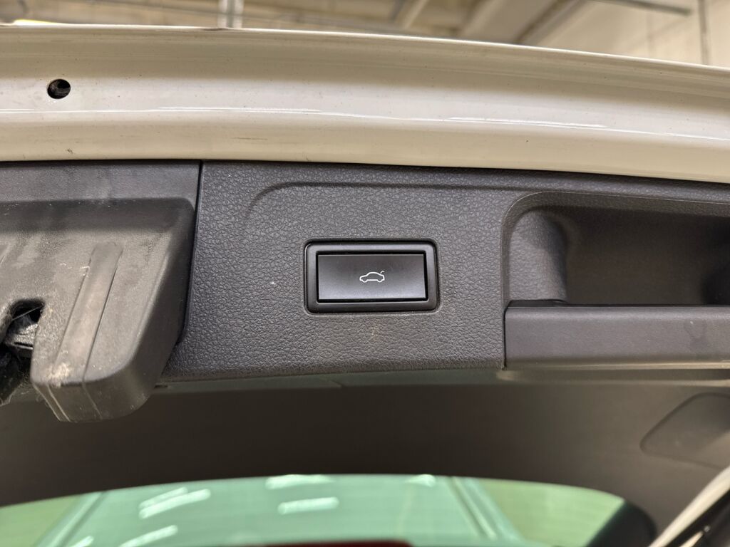 Volkswagen Passat 2016 Valkoinen