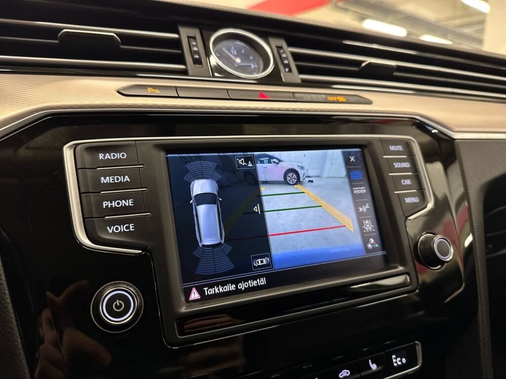 Volkswagen Passat 2016 Valkoinen