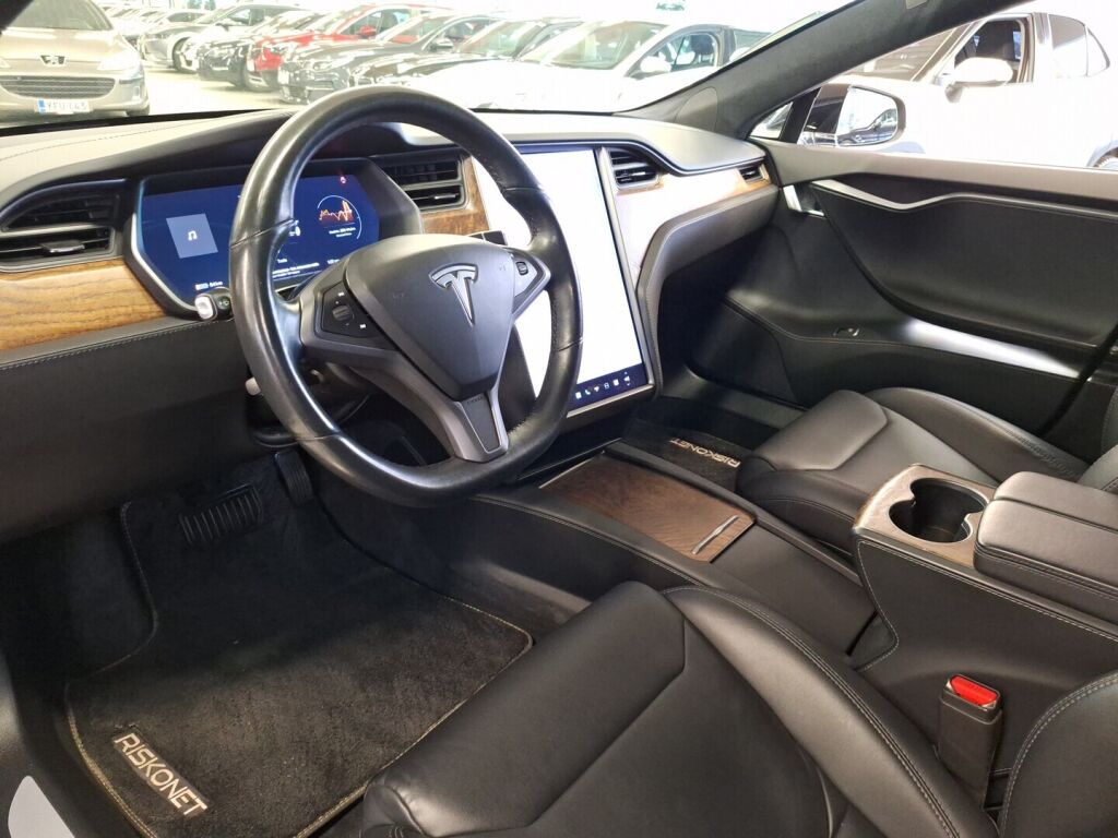 Tesla Model S 2018 Musta