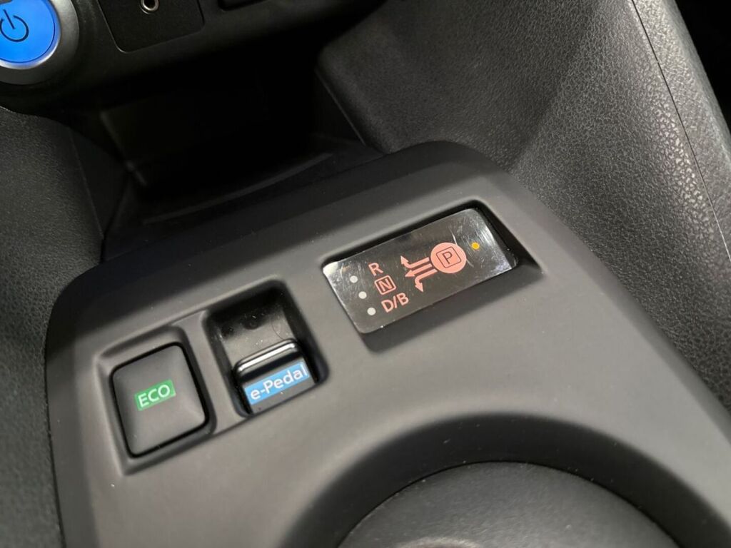 Nissan Leaf 2021 Valkoinen