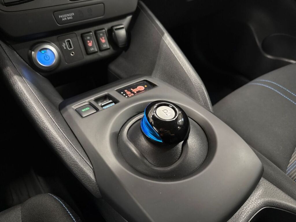 Nissan Leaf 2021 Valkoinen