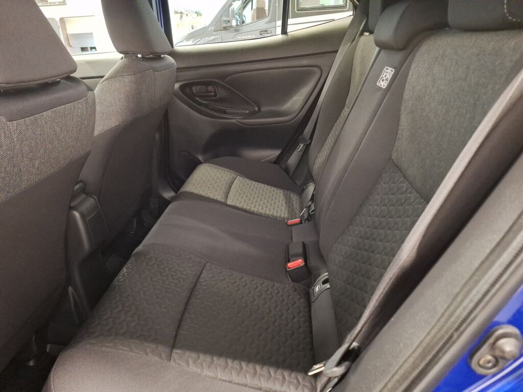 Toyota Yaris Cross 2023 Sininen