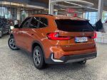 BMW X1 2023 Oranssi