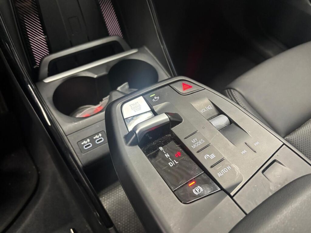 BMW X1 2023 Oranssi