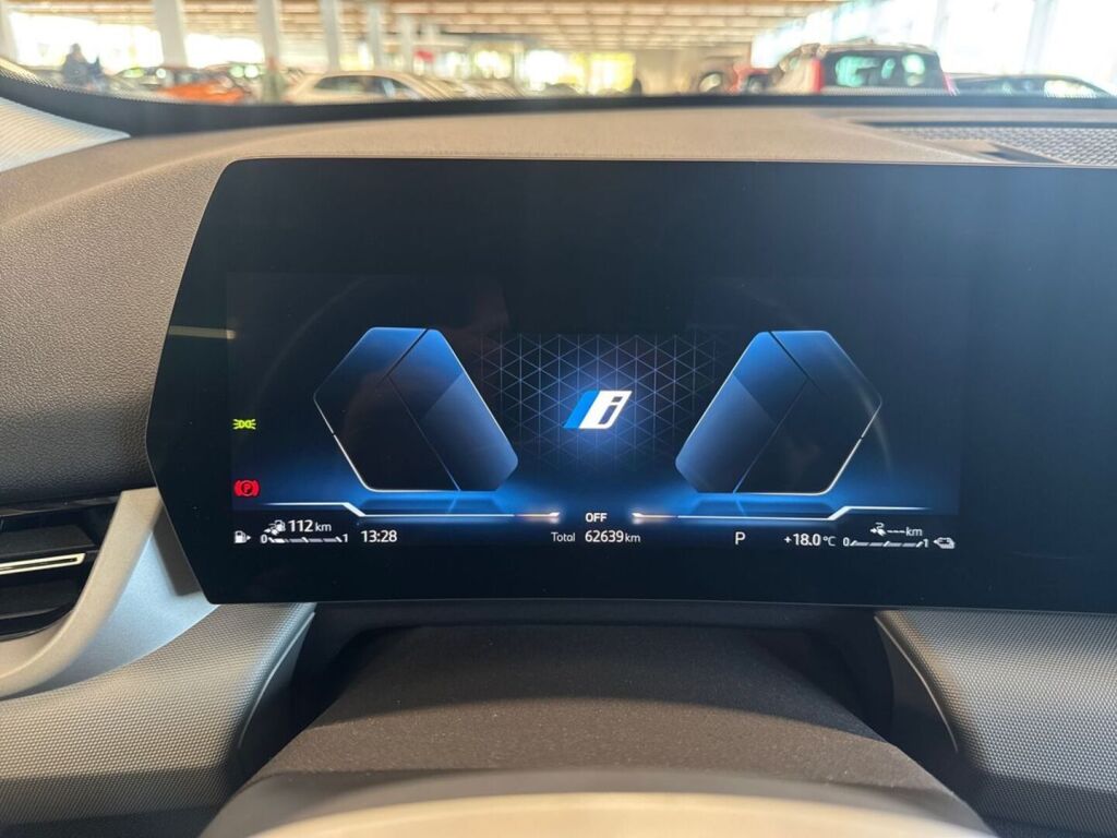 BMW X1 2023 Oranssi