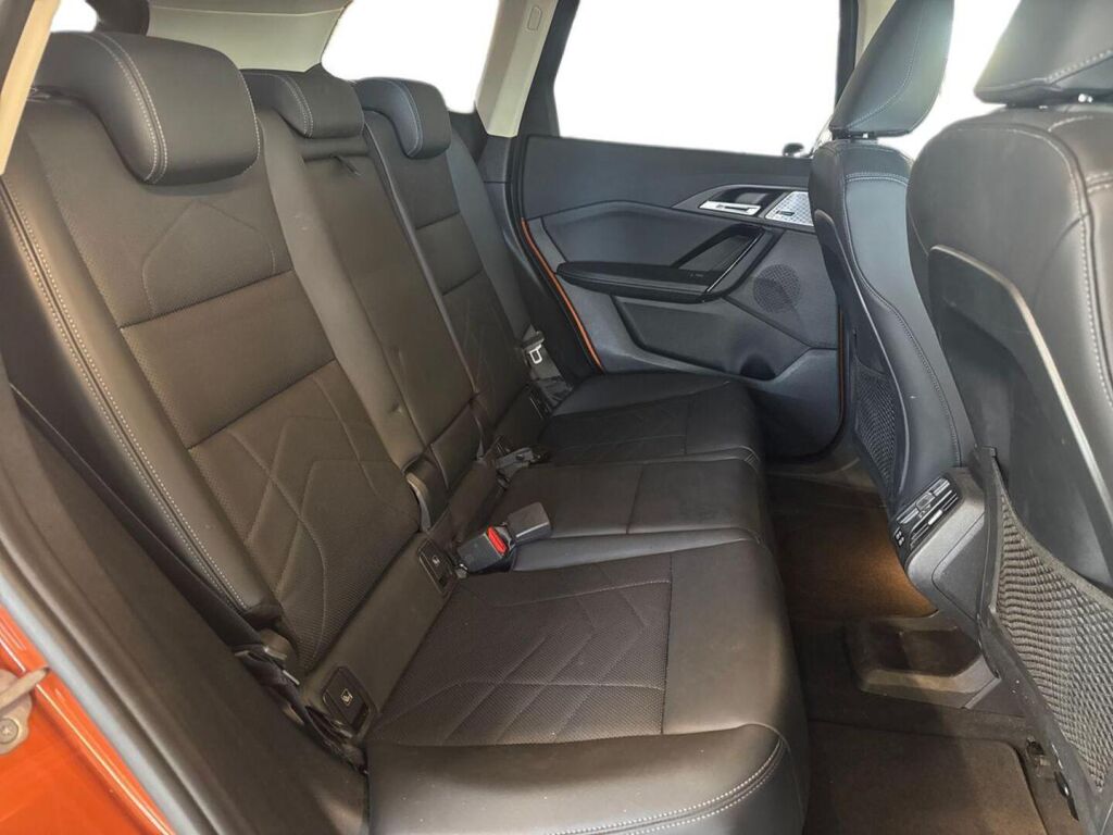 BMW X1 2023 Oranssi