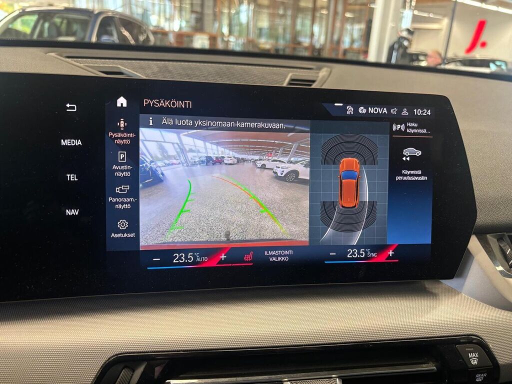 BMW X1 2023 Oranssi