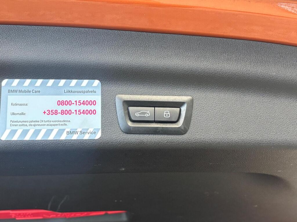 BMW X1 2023 Oranssi