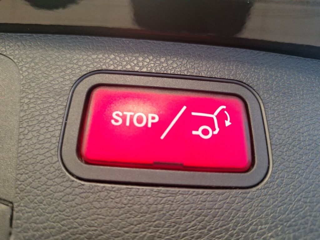 Mercedes-Benz E 2020 Musta