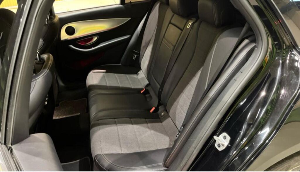 Mercedes-Benz E 2020 Musta