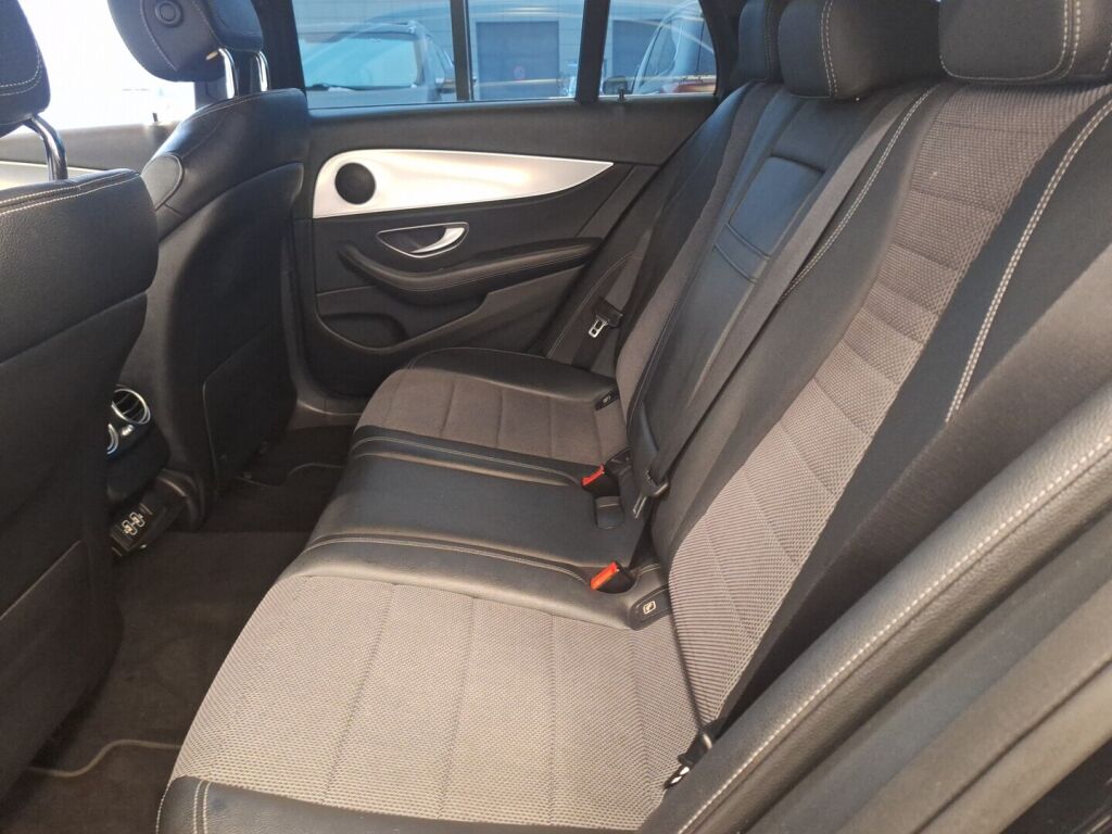 Mercedes-Benz E 2020 Musta