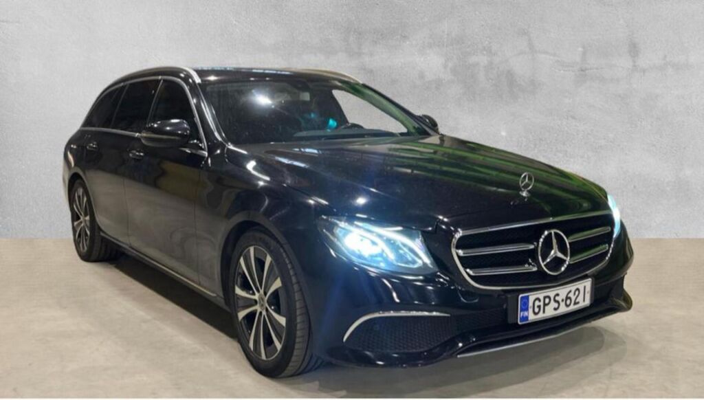 Mercedes-Benz E 2020 Musta