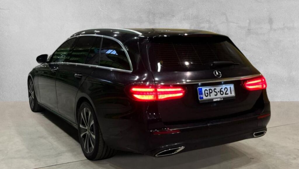 Mercedes-Benz E 2020 Musta