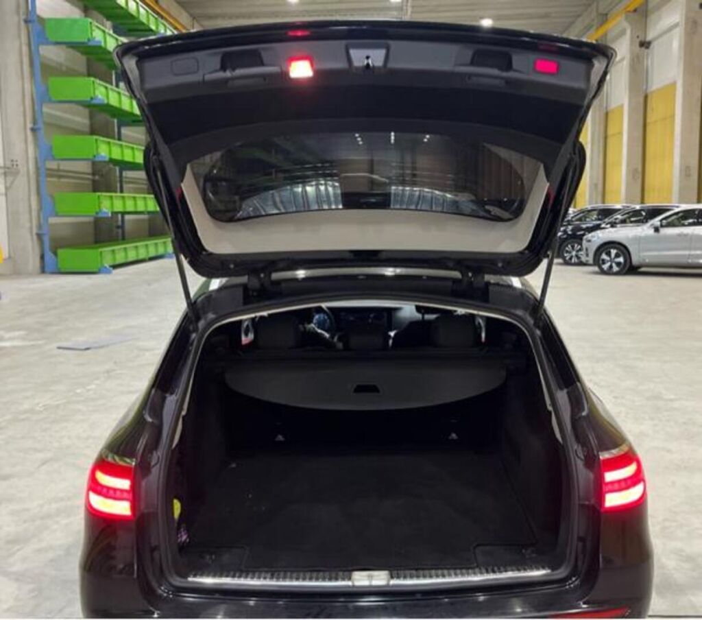 Mercedes-Benz E 2020 Musta