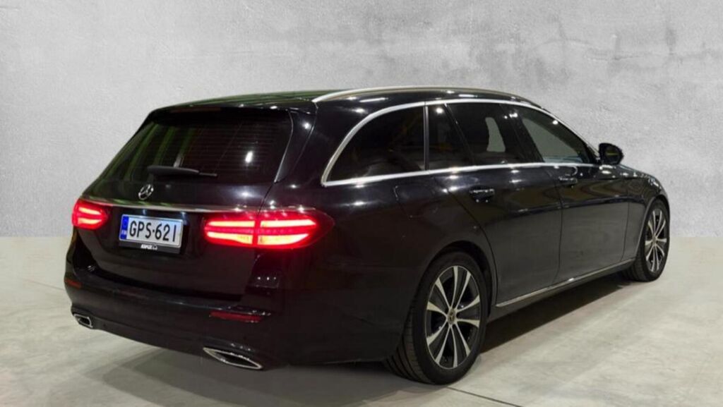 Mercedes-Benz E 2020 Musta