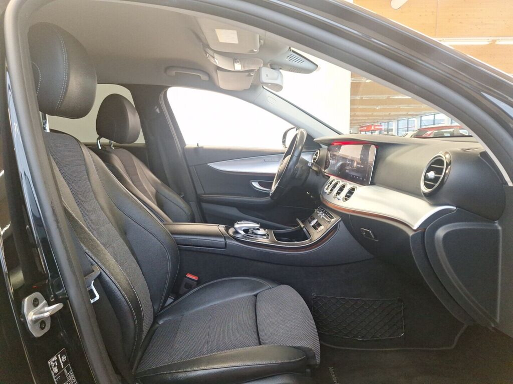 Mercedes-Benz E 2020 Musta