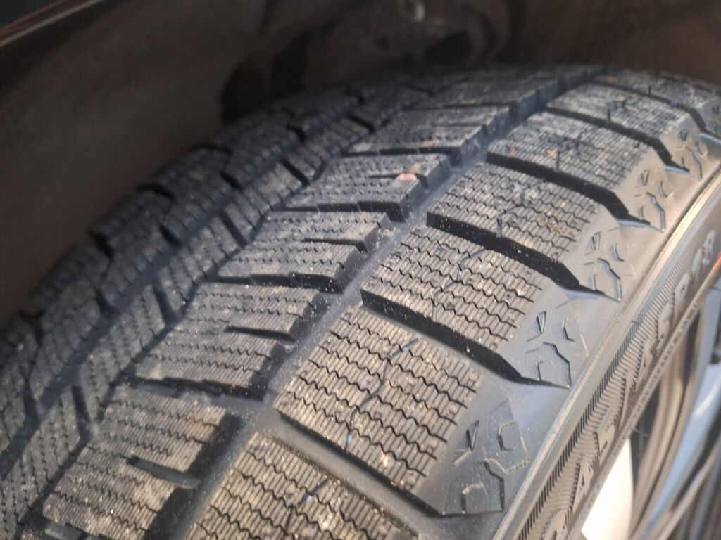 Mercedes-Benz E 2020 Musta