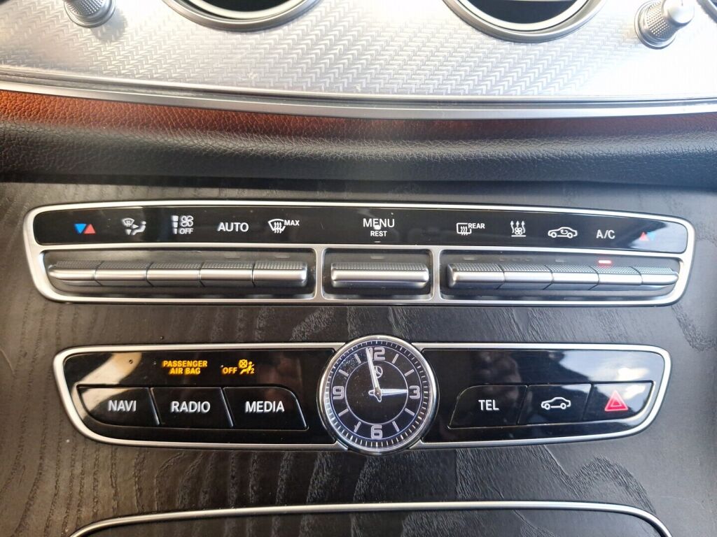 Mercedes-Benz E 2020 Musta